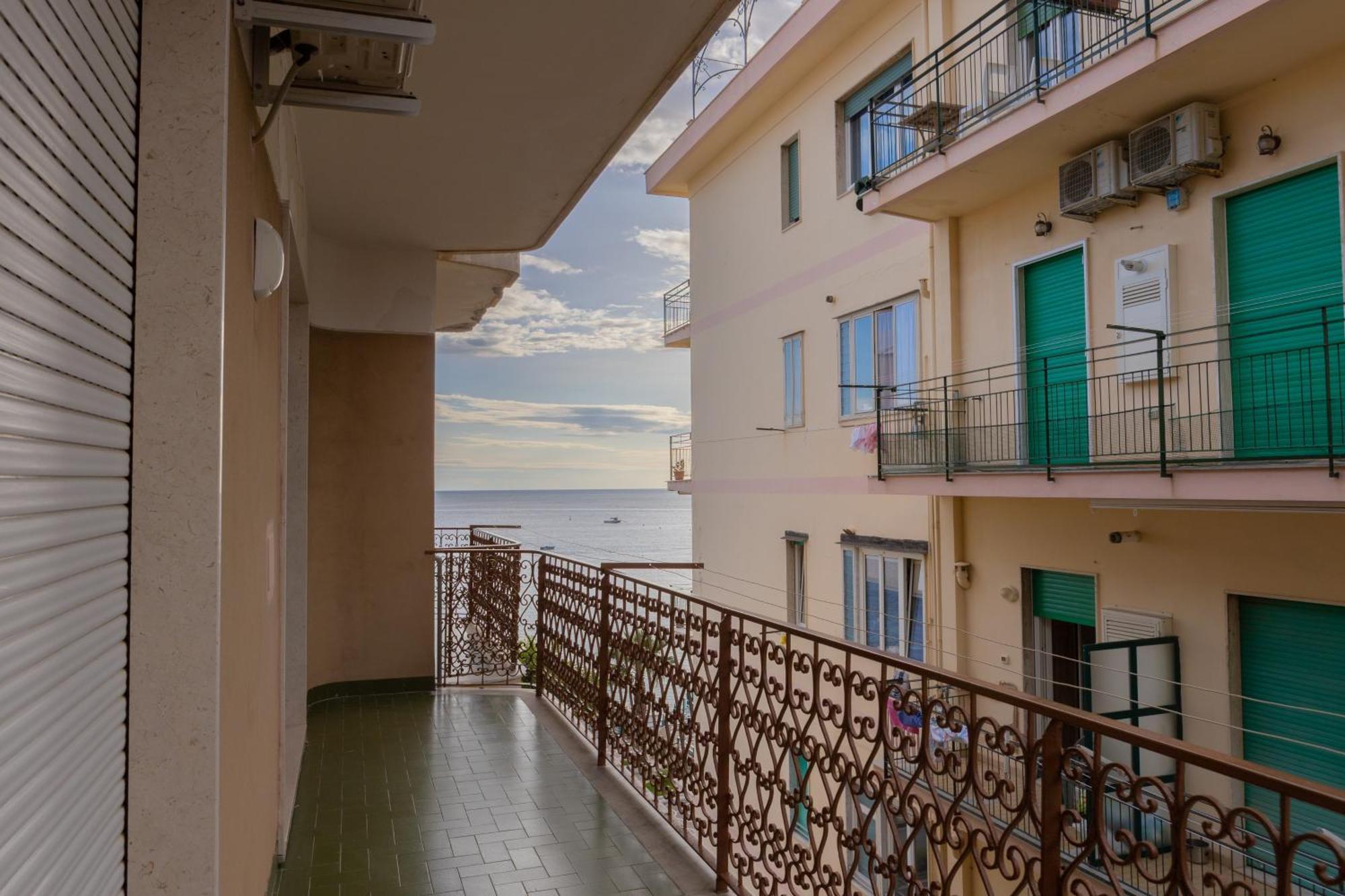 Maju Home Maiori Exterior foto